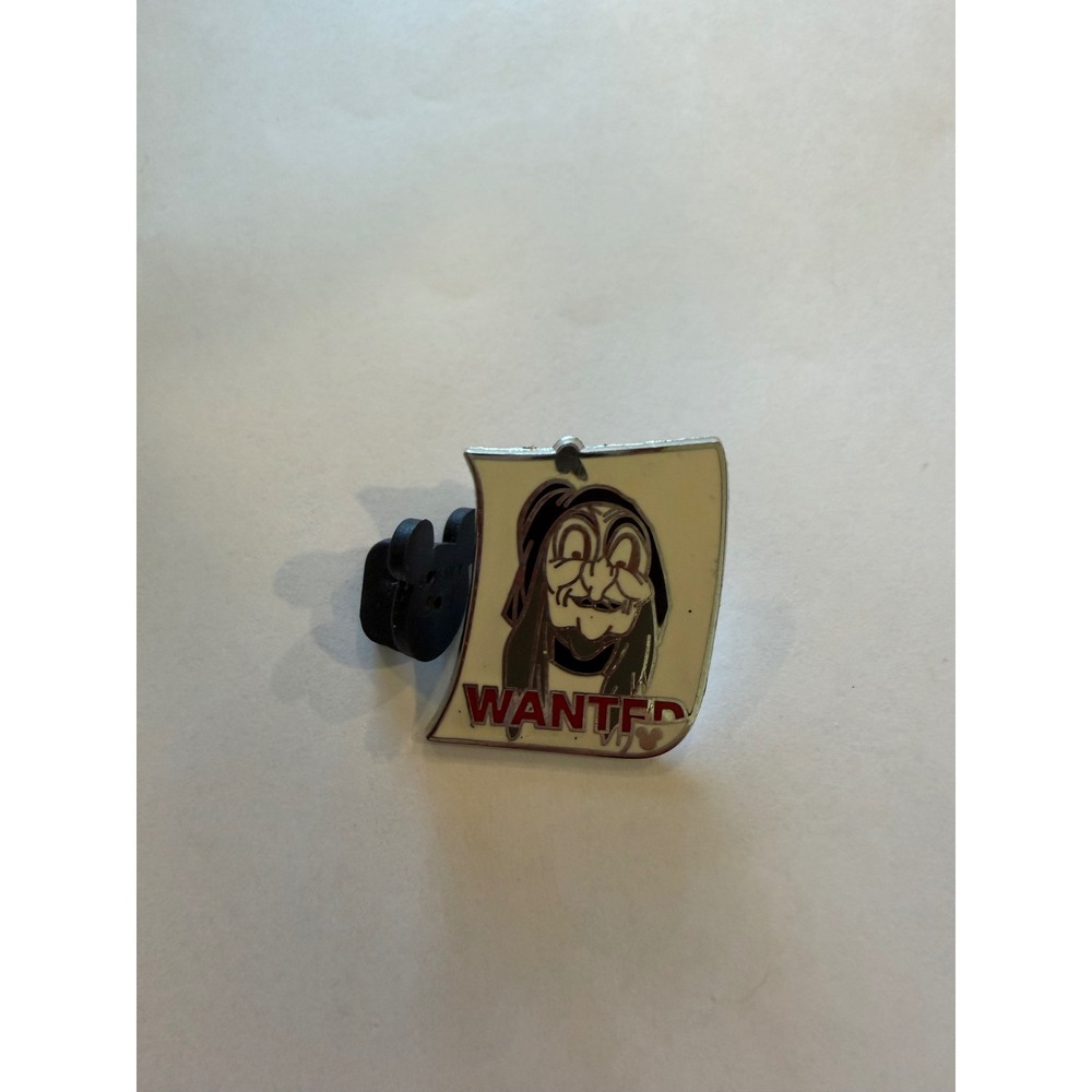 Disney Cast Lanyard Collection 2006 Snow White Witch Queen Hag Wanted Poster Pin